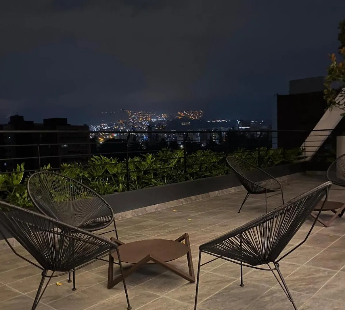 Suite De Lujo Con Balcon En Edificio Neo Quito 0*,