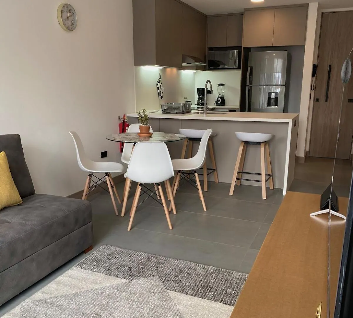Suite De Lujo Con Balcon En Edificio Neo Quito Apartment